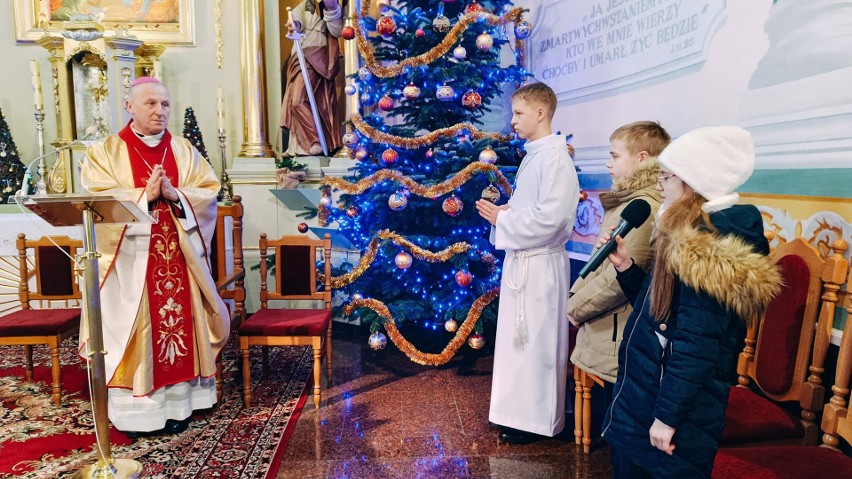 Jubileusz 90-lecia konsekracji kościoła w Kazanowie. Parafię odwiedził biskup Marek Solarczyk