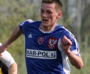 Marcin Truszkowski po tym jak nie podpisał kontraktu z klubem Ekstraklasy Polonią Bytom ponownie strzela dla Narwi.