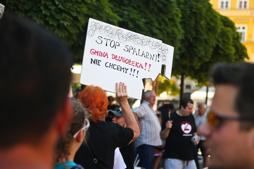 17.06.2021. Protest pod oknami prezydenta Wrocławia Jacka...