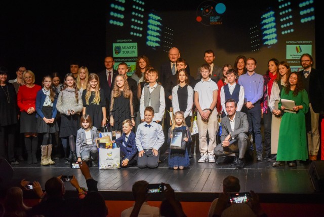 Gwiazdy Grodu Kopernika - rozstrzygnięto konkurs dla szkół podstawowych i ponadpodstawowych