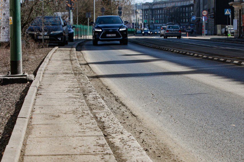 Kraków. Ulice toną w brudzie i pyle. Kiedy ktoś to w końcu posprząta? [ZDJĘCIA]