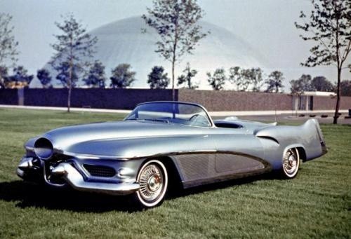 W latach 50. stylista był królem. Buick Le Sabie z 1951 roku...
