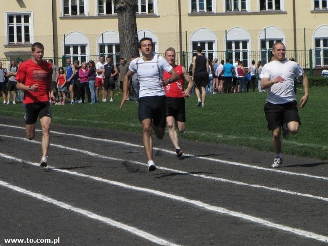 Najliczniej obsadzoną konkurencją był bieg na 100 m mężczyzn. Wystartowało w nim 22 zawodników.