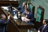Michał Wójcik do Szymona Hołowni: Jeszcze niedawno płakał pan nad konstytucją, a dzisiaj pan ją bezczelnie łamie!