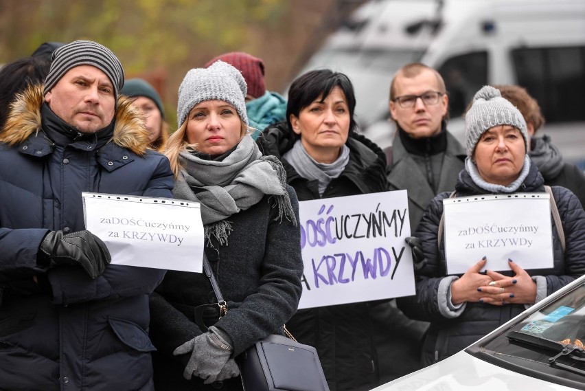 Protest wiernych pod gdańską Kurią. 1.12.2019