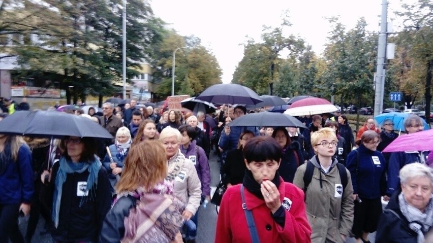 Czarny Wtorek we Wrocławiu. Marsz i protest w Rynku [ZDJĘCIA]