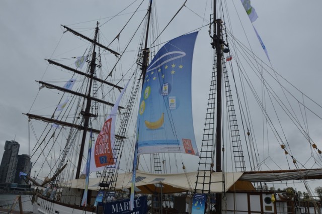 Le Marité wpłynął do gdyńskiego portu. Zabytkowy trójmasztowiec zostanie w Gdyni do 2 maja, będzie promował owoce i warzywa z zamorskich obszarów Unii Europejskiej.