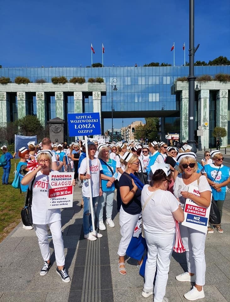 Protest pracowników służby zdrowia. Podlascy medycy o manifestacji w Warszawie: "Maszerowaliśmy jako jeden zespół i czuliśmy jedność"