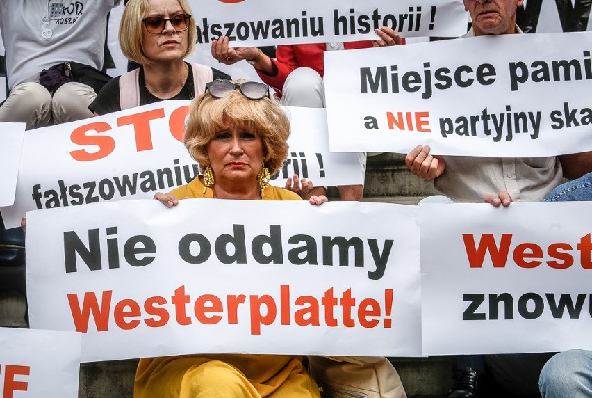 "Polska broni Westerplatte" - pod takim hasłem odbyła się w...