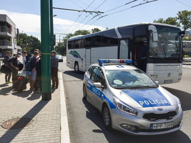 Tłok, ścisk i płacz. Grupa kilkudziesięciu dzieci nie wyjechała pociągiem na kolonie. Mimo wcześniejszej rezerwacji wagonu Koleje Śląskie podstawiły standardowy skład typu Flirt, ktory okazał się przepełnionym pociągiem z 200 miejscami.