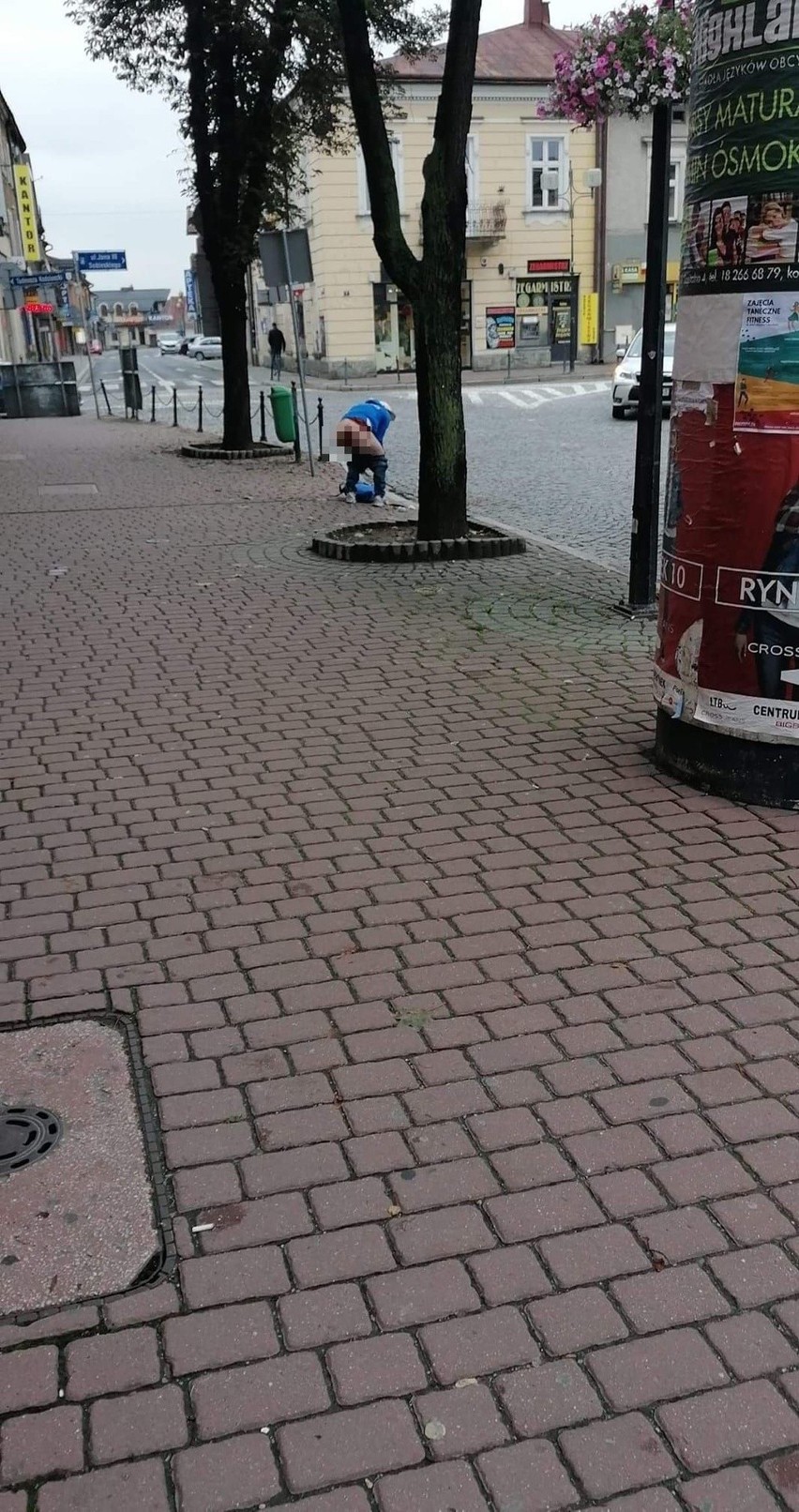 Nowy Targ. Obsceniczne zachowanie w centrum miasta. Ktoś... wypróżnił się na Rynku