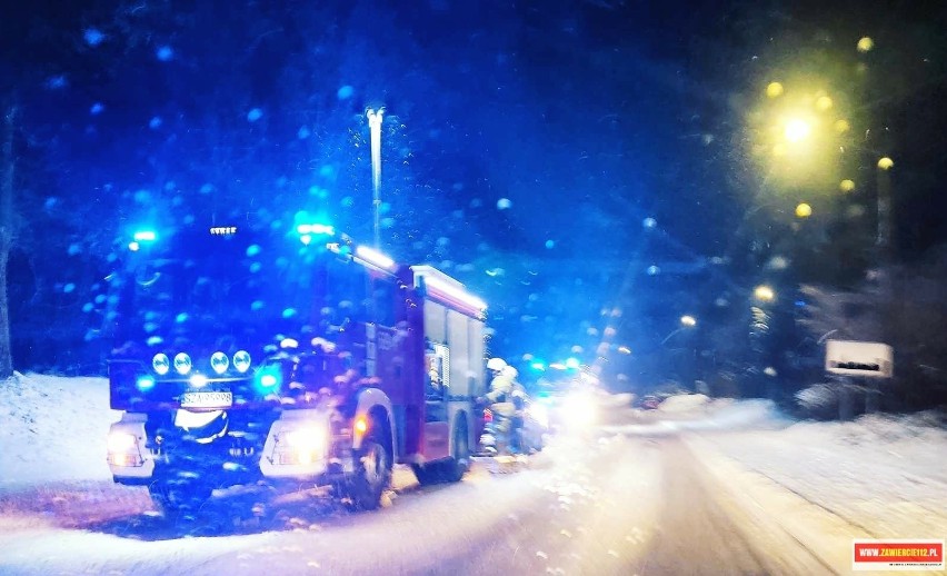 Pożar samochodu osobowego w Ogrodzieńcu. Nikt nie został poszkodowany