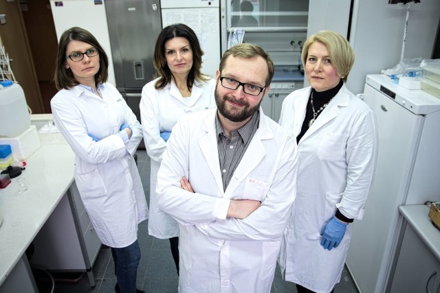 Zespół naukowców od lewej: dr Magdalena Mizerska-Kowalska, dr Anna Matuszewska, Dawid Stefaniuk, dr hab. Magdalena Jaszek