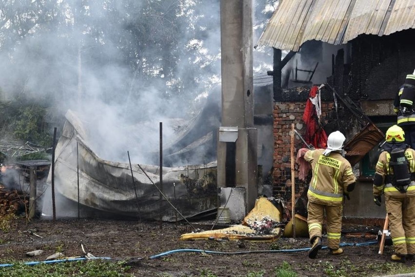 Pożar budynku mieszkalnego wybuchł w czwartek, 29 kwietnia,...