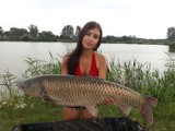 Julia Grzyb ma 21 lat i łowi taaakie ryby! Jak się odnajduje w męskim świecie wędkarzy? Zobacz zdjęcia