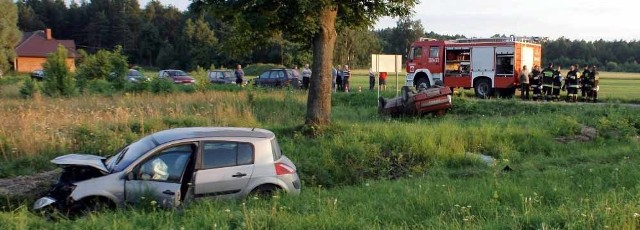 W Choroszczy zderzyły sie polonez i renault. Wśród poszkodowanych jest dwoje nastolatków