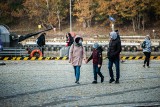 Sobota na plaży w Kołobrzegu. Nad morzem wielu spacerowiczów ZDJĘCIA