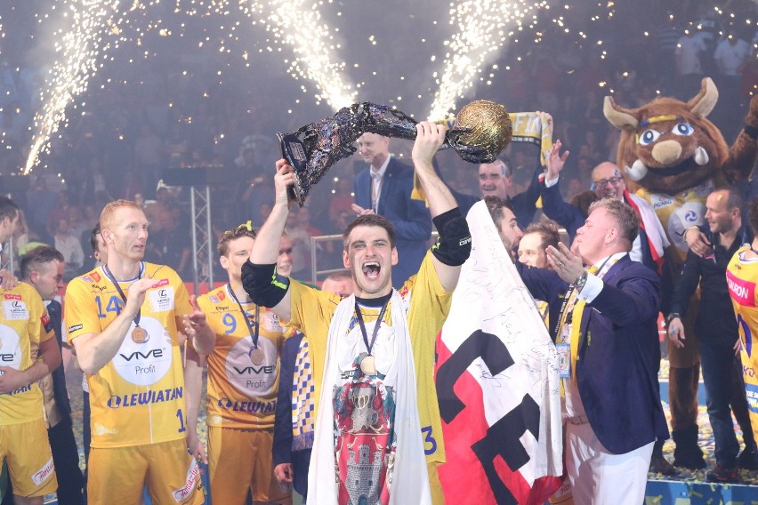 Vive Tauron Kielce po horrorze wygrał z Veszprem i zwyciężył w Lidze Mistrzów