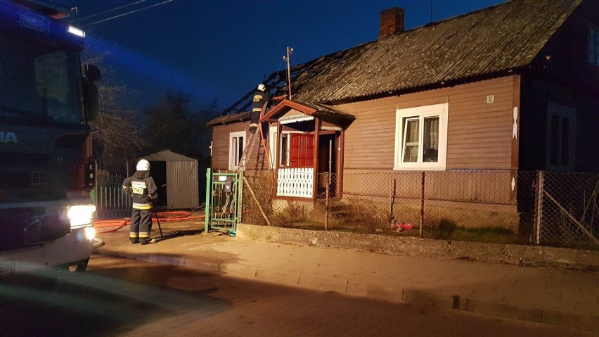 Łapy. Pogorzelcy potrzebują pomocy. Ogień strawił dorobek ich życia. Rodzina Paszkowskich nie ma gdzie mieszkać [ZDJĘCIA]