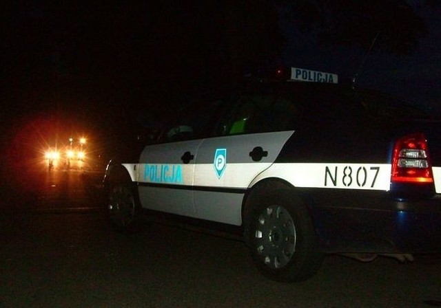 Policjanci są na tropie bandytów, którzy napadają na sklepy osiedlowe w Szczecinie.