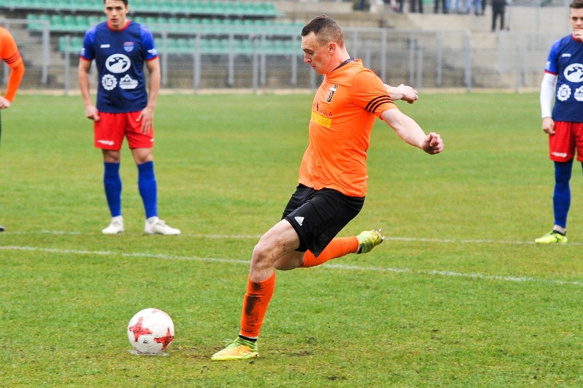 4. liga piłkarska. Małapanew Ozimek - Starowice 2-0