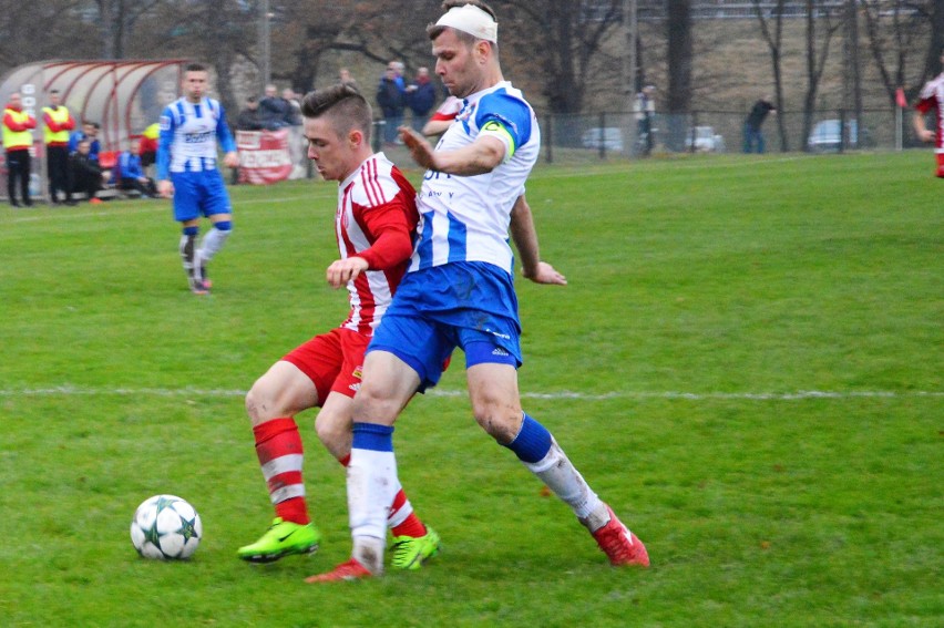 Kamil Kuczak (Soła Oświęcim). Dokładność podań to jego specjalność na boisku, a w kuchni jest mistrzem od przygotowania posiłków