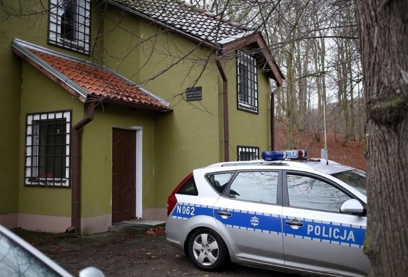 Policja przy obiektach związanych z muzułmanami. "To element ogólnopolskiej akcji" [ZDJĘCIA] 