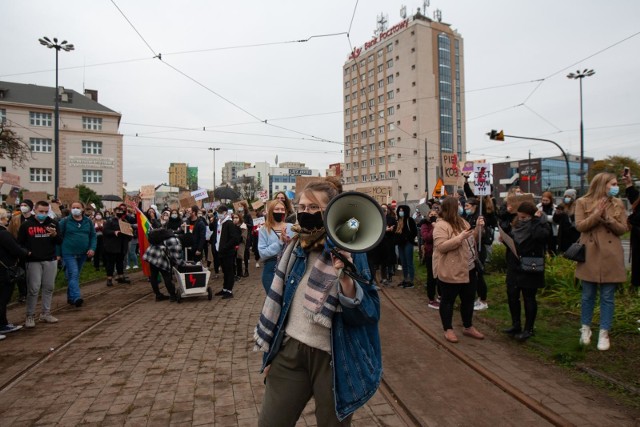 Po manifestacji na Starym Rynku protestujący znowu zablokowali bydgoskie ulice.