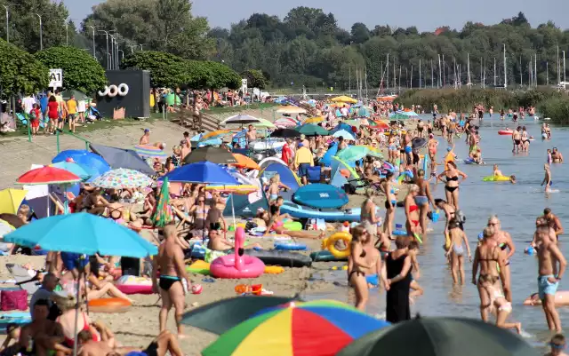 Gorąca niedziela 10 września nad Jeziorem Tarnobrzeskim. Plażowicze wrócili nad wodę!