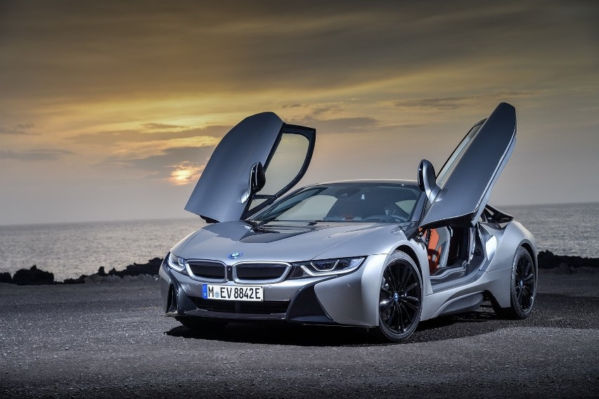 BMW i8...