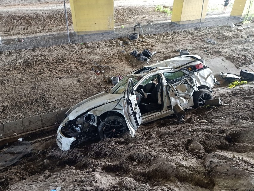 Wypadek na A4 pod Tarnowem. Jedna osoba nie żyje. Droga w kierunku Tarnowa była zablokowana