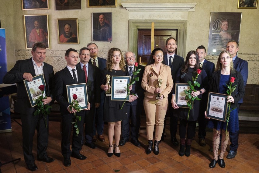 Tarnów rozpoczął świętowanie odzyskania niepodległości[ZDJĘCIA]