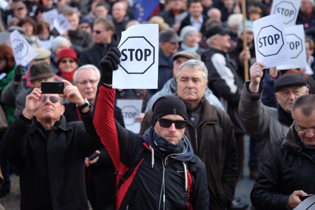 Kilkuset Wielkopolan weźmie udział w marszu KOD „My, Naród!”