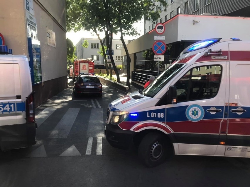 Autokar uderzył w budynek Urzędu Skarbowego przy ul. Narutowicza w Lublinie
