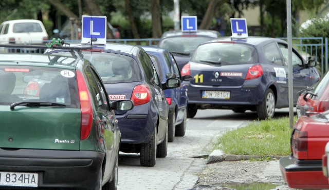 Który ośrodek szkolenia kierowców w Białymstoku jest najlepszy? Zapytaliśmy o to na naszym profilu FB. Odzew był spory. Zobaczcie zatem TOP 10 najlepszych szkół jazdy w mieście!