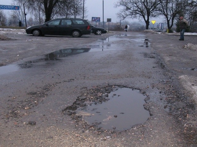 Droga dojazdowa na osiedle Niepodległości w Miastku. 