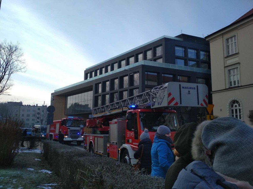 Alarm bombowy w Urzędzie Wojewódzkim przy Spokojnej i Lubomelskiej