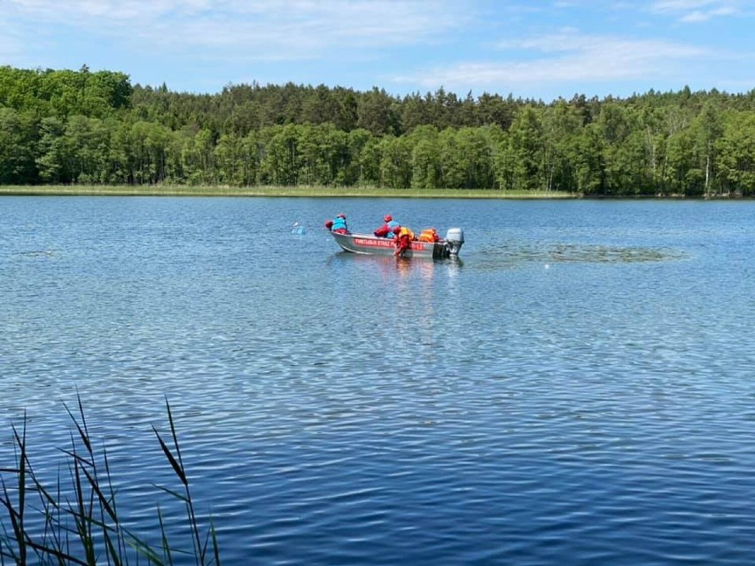 Poszukiwania wędkarza na jeziorze Oskowo koło Lęborka