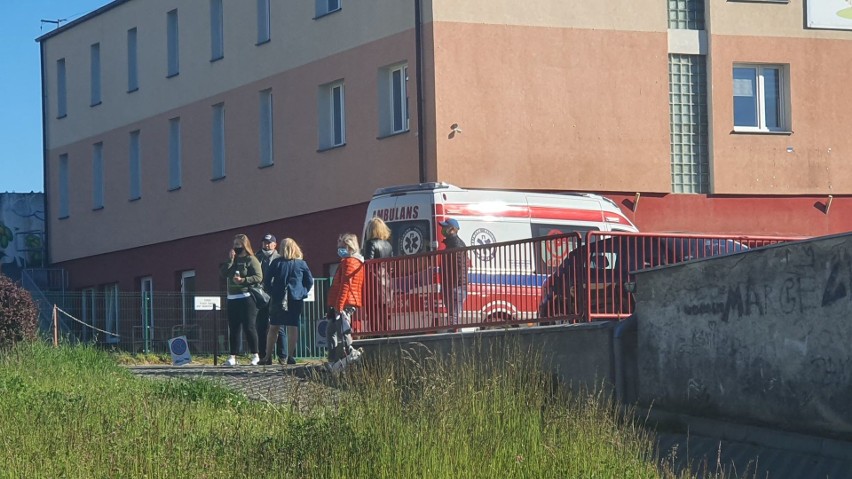 Gdańsk: Awantura przed Spółdzielnią Mieszkaniową Ujeścisko. Przybył były prezes, użyto gazu wobec ludzi. Na miejscu jest policja