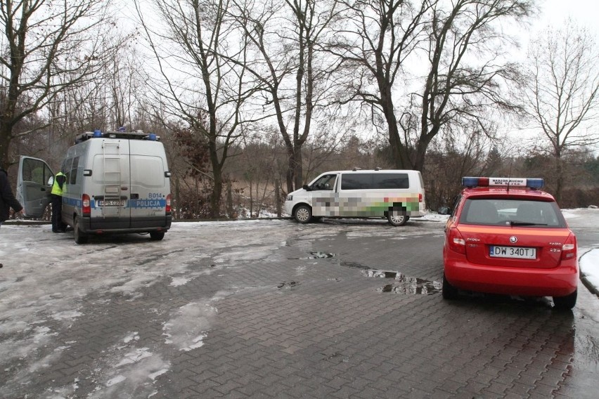 Kierowca zostawił auto na parkingu przy ul. Mickiewicza i...