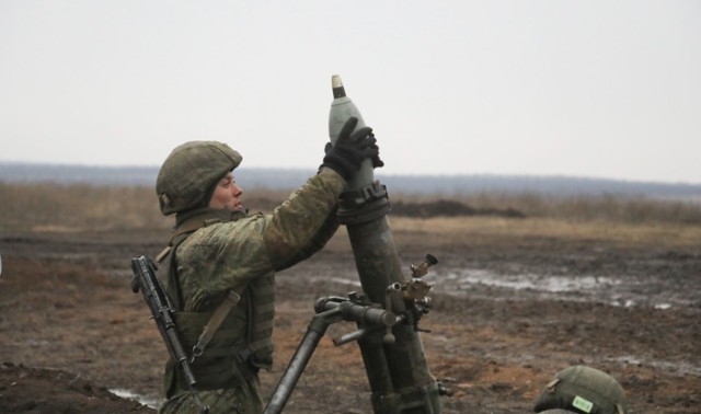 Nasila się ostrzał pozycji ukraińskich w Donbasie
