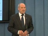 A. Macierewicz: Lasek kłamie. Nie ma dowodu na to, że tupolew uderzył w brzozę [wideo]