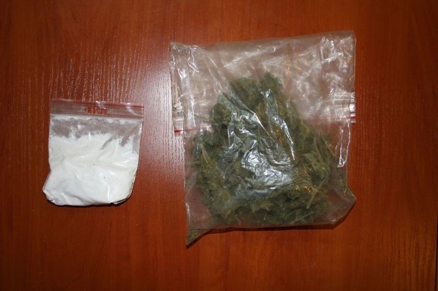 Narkotyki znalezione przy mężczyznach w Busku