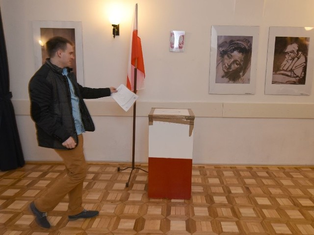 Komisja Wyborcza nr 51 w Toruniu