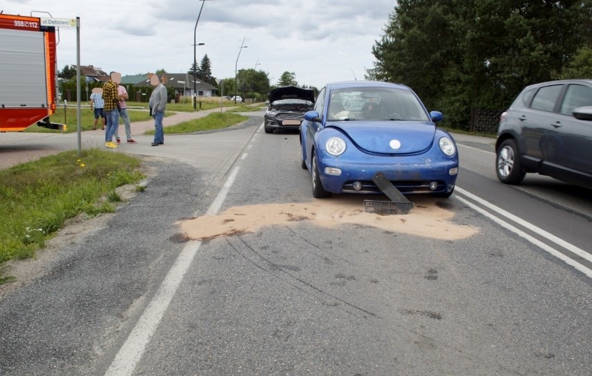 Kolizja w Kobylnicy. Zderzyły się trzy auta. Jedna osoba w szpitalu