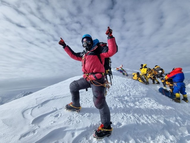 Monika Witkowska na szczycie K2. O swojej wyprawie opowie w trakcie festiwalu Moc Gór 2022