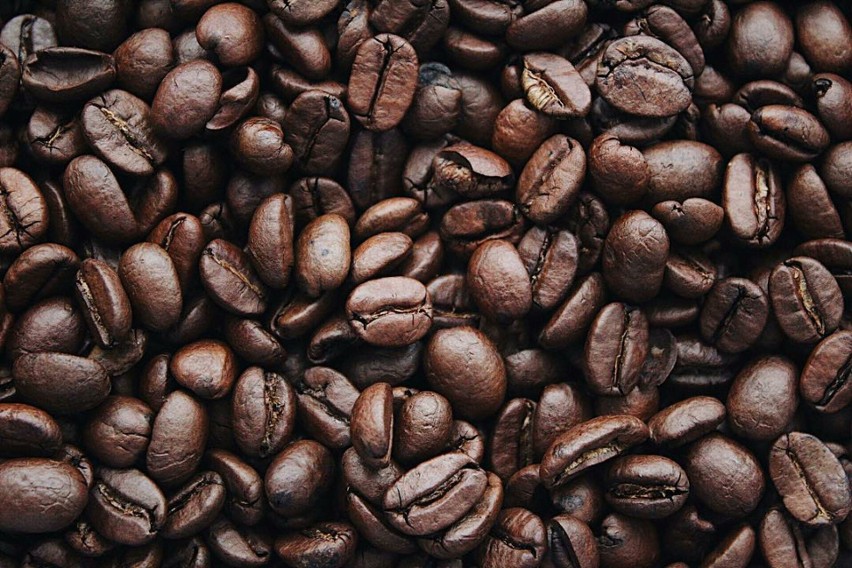 Takie są korzyści picia kawy. Nauka wyjaśnia, czy kawa jest...