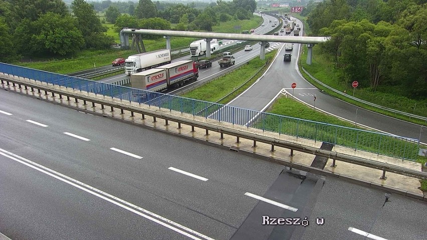 Kraków. Gigantyczne korki w mieście. Duże problemy także na obwodnicy [ZDJĘCIA]