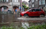 Spadnie śnieg? Przed nami załamanie pogody! Silny wiatr, burze i "lodowe bryłki" - to czeka nas w najbliższym czasie. Niż Ignaz w Polsce 