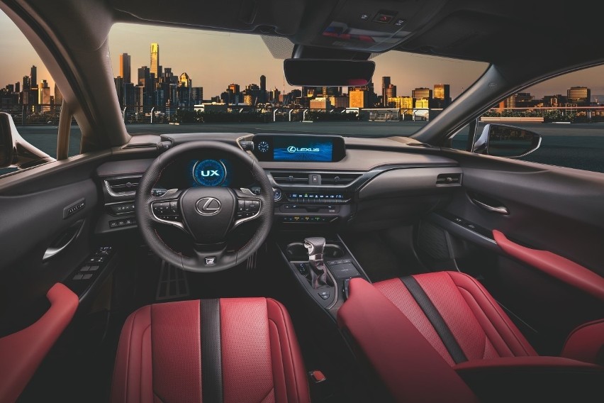 Lexus UX...